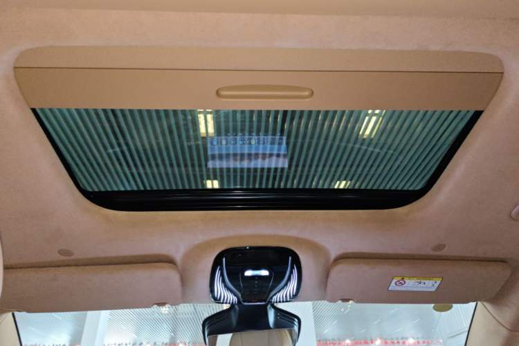 Used VOYAH Dream 2025 PHEV Four-Wheel Drive Prestige Qiankun Edition Headliner