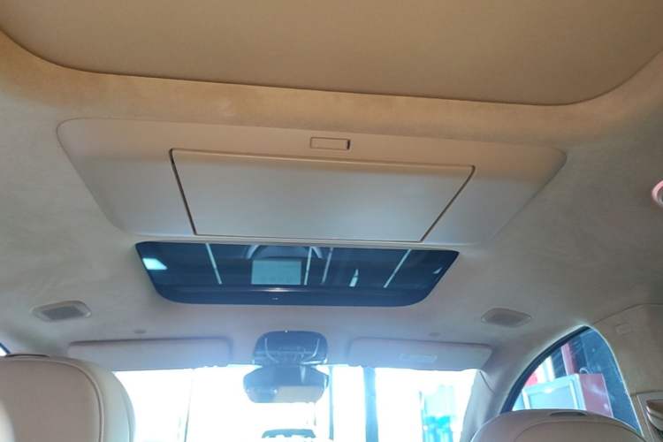 Used VOYAH Dream 2025 PHEV Four-Wheel Drive Prestige Qiankun Edition Headliner