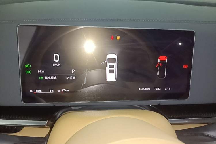 Used VOYAH Dream 2025 PHEV Four-Wheel-Drive Flagship Kunpeng Edition Instrument Cluster