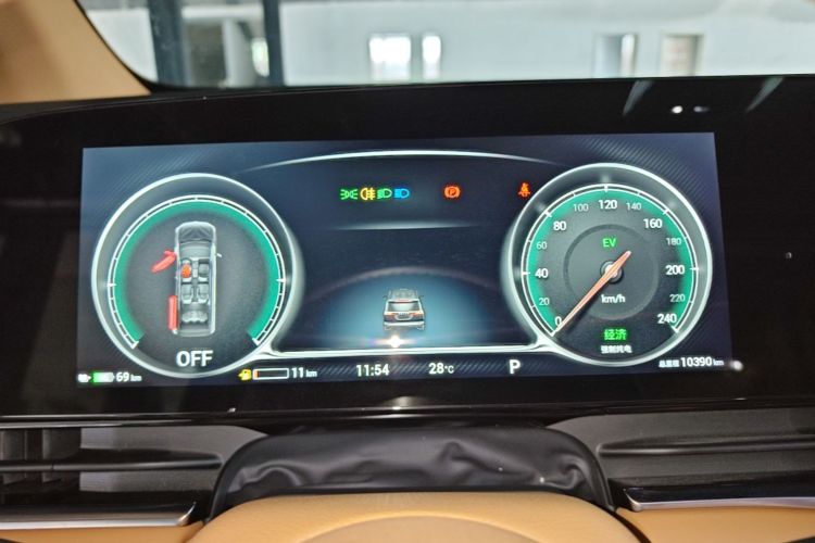 Used VOYAH Dream 2025 PHEV Four-Wheel Drive Excellence Kunpeng Edition Instrument Cluster