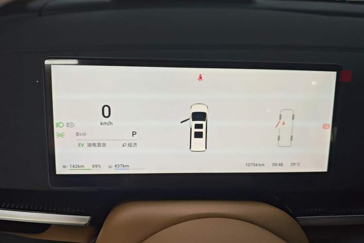 Used VOYAH Dream 2025 PHEV Four-Wheel Drive Prestige Kunpeng Edition Instrument Cluster