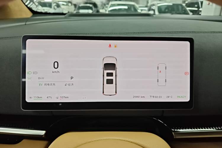 Used VOYAH Dream 2025 PHEV Four-Wheel-Drive Flagship Kunpeng Edition Instrument Cluster