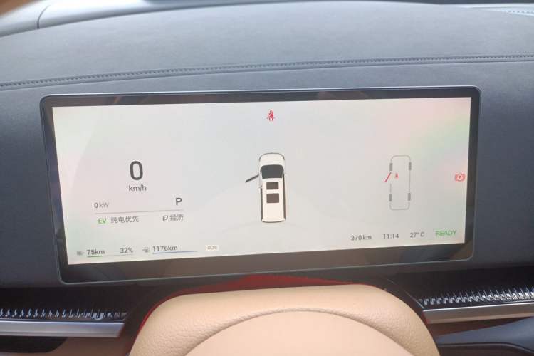 Used VOYAH Dream 2025 PHEV Four-Wheel Drive Prestige Kunpeng Edition Instrument Cluster