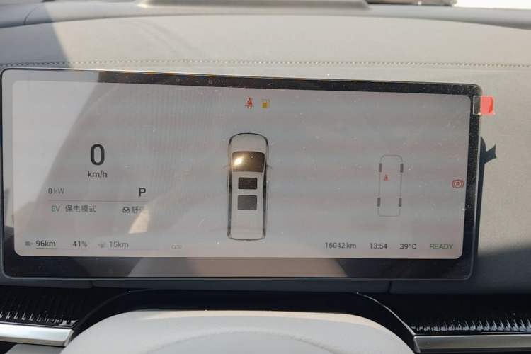 Used VOYAH Dream 2025 PHEV Four-Wheel Drive Prestige Kunpeng Edition Instrument Cluster