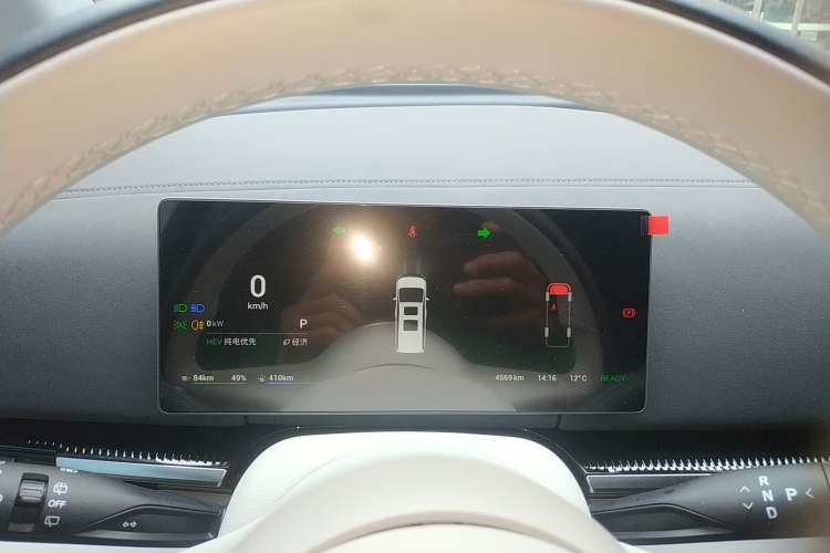 Used VOYAH Dream 2025 PHEV Four-Wheel Drive Prestige Kunpeng Edition Instrument Cluster