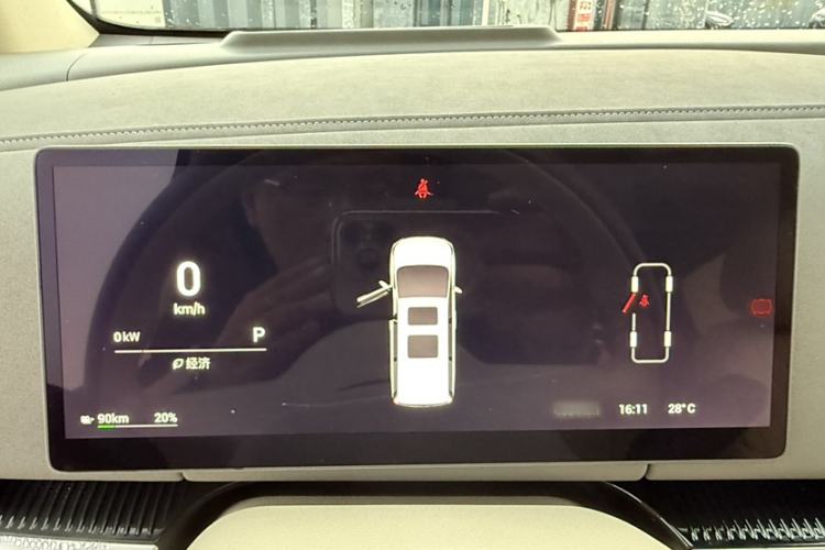 Used VOYAH Dream 2025 EV Four-Wheel Drive Flagship Kunpeng Edition Instrument Cluster