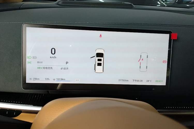 Used VOYAH Dream 2025 PHEV Four-Wheel-Drive Flagship Kunpeng Edition Instrument Cluster