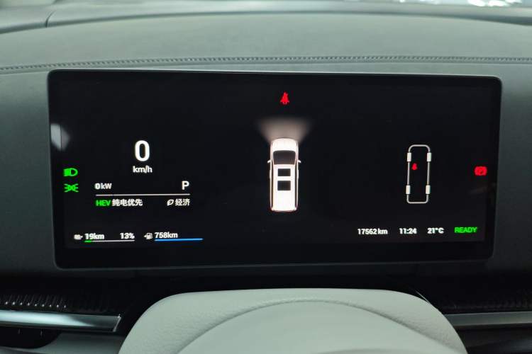 Used VOYAH Dream 2025 PHEV Four-Wheel Drive Excellence Kunpeng Edition Instrument Cluster