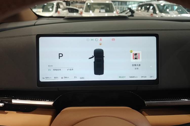 Used VOYAH Dream 2025 PHEV Four-Wheel Drive Prestige Kunpeng Edition Instrument Cluster