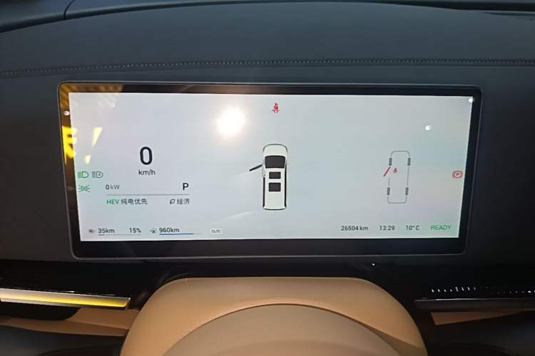 Used VOYAH Dream 2025 PHEV Four-Wheel Drive Prestige Kunpeng Edition Instrument Cluster