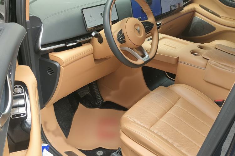 Used VOYAH Dream 2025 PHEV Four-Wheel Drive Prestige Kunpeng Edition Interior 1