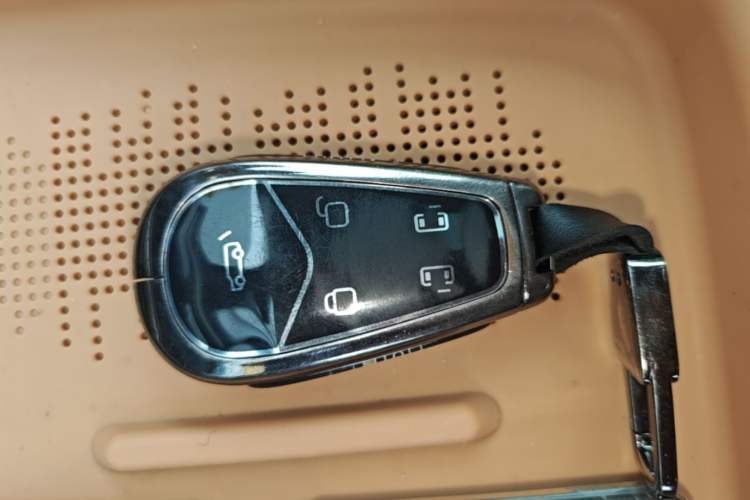 Used VOYAH Dream 2025 PHEV Four-Wheel Drive Prestige Kunpeng Edition Interior 1