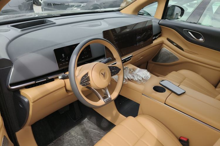 Used VOYAH Dream 2025 PHEV Four-Wheel Drive Prestige Kunpeng Edition Interior 1