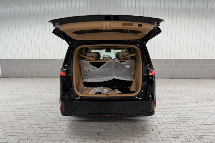 Used VOYAH Dream 2025 PHEV Four-Wheel Drive Excellence Kunpeng Edition Interior 1