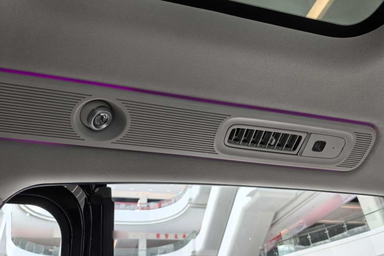 Used VOYAH Dream 2025 PHEV Four-Wheel Drive Excellence Kunpeng Edition Interior 10