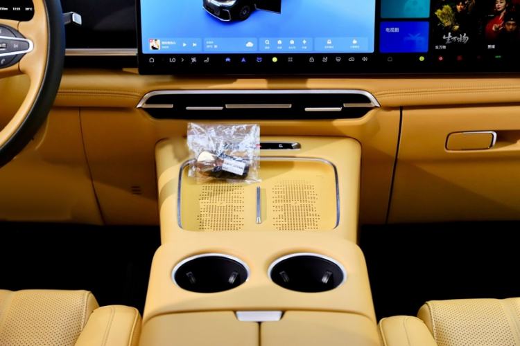 Used VOYAH Dream 2025 PHEV Four-Wheel-Drive Flagship Kunpeng Edition Interior 10