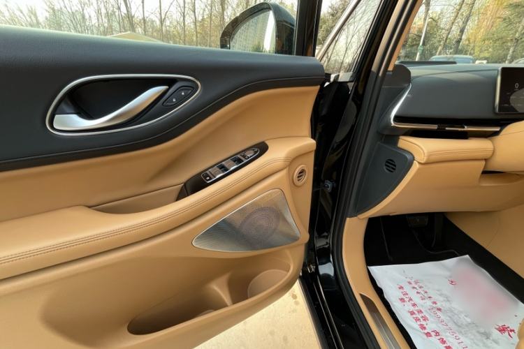 Used VOYAH Dream 2025 PHEV Four-Wheel-Drive Flagship Kunpeng Edition Interior 10