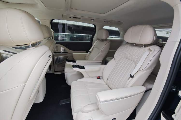 Used VOYAH Dream 2025 PHEV Four-Wheel Drive Prestige Kunpeng Edition Interior 11