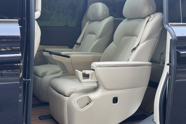 Used VOYAH Dream 2025 PHEV Four-Wheel Drive Prestige Kunpeng Edition Interior 12
