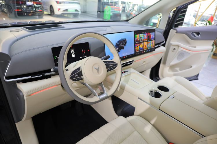 Used VOYAH Dream 2025 EV Four-Wheel Drive Flagship Kunpeng Edition Interior 13