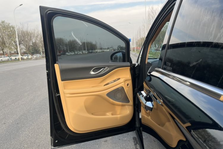Used VOYAH Dream 2025 EV Four-Wheel Drive Flagship Kunpeng Edition Interior 13