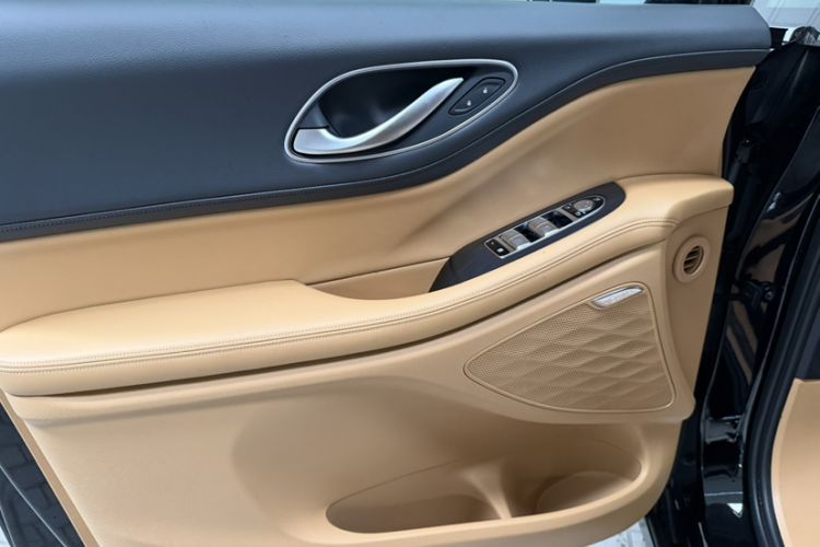 Used VOYAH Dream 2025 PHEV Four-Wheel Drive Excellence Kunpeng Edition Interior 15