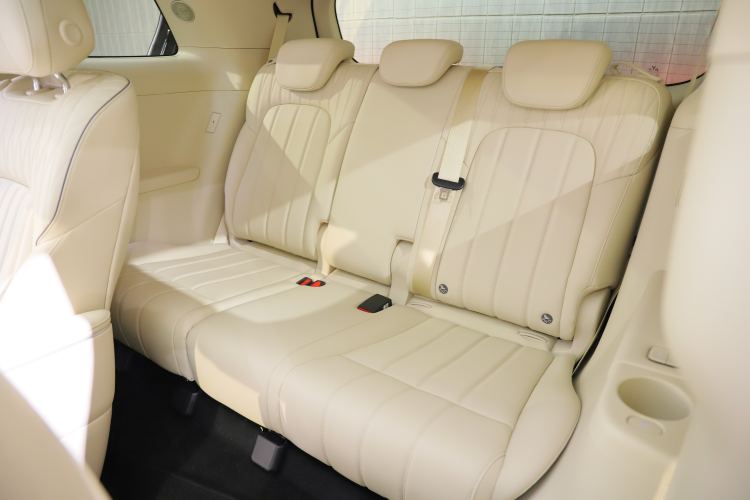 Used VOYAH Dream 2025 EV Four-Wheel Drive Flagship Kunpeng Edition Interior 2