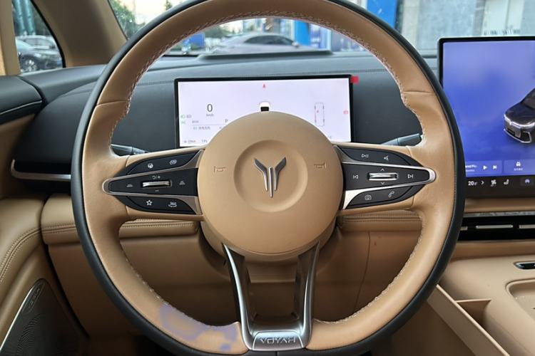 Used VOYAH Dream 2025 PHEV Four-Wheel Drive Prestige Kunpeng Edition Interior 2
