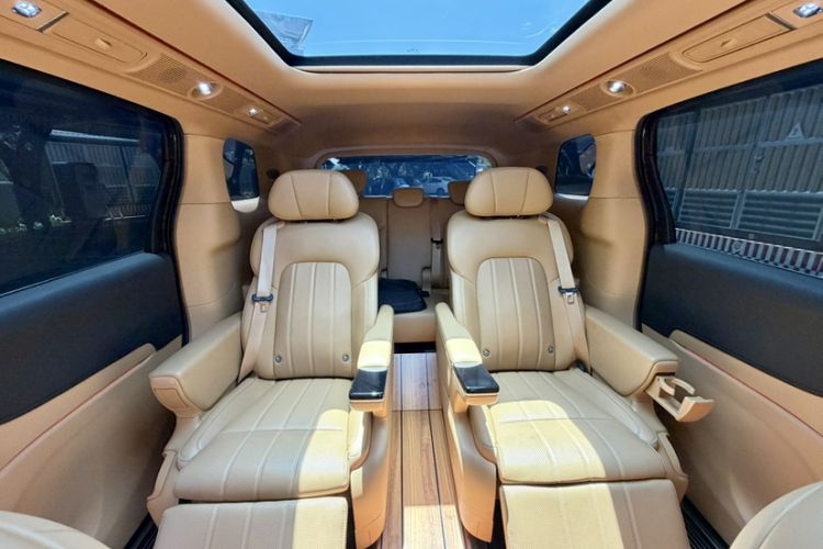Used VOYAH Dream 2025 EV Four-Wheel Drive Prestige Kunpeng Edition Interior 2