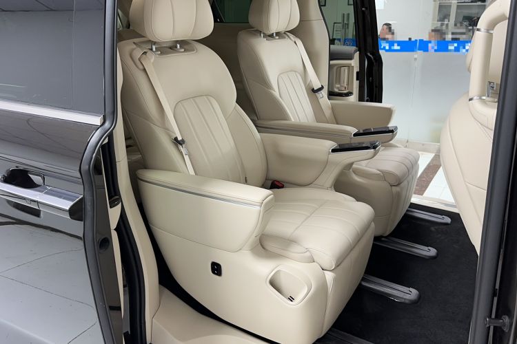 Used VOYAH Dream 2025 PHEV Four-Wheel Drive Prestige Kunpeng Edition Interior 2