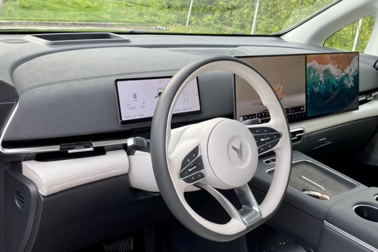 Used VOYAH Dream 2025 PHEV Four-Wheel Drive Prestige Kunpeng Edition Interior 2