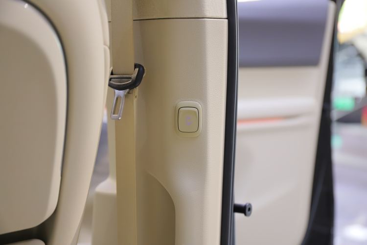 Used VOYAH Dream 2025 EV Four-Wheel Drive Flagship Kunpeng Edition Interior 3