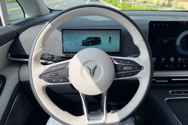 Used VOYAH Dream 2025 PHEV Four-Wheel-Drive Flagship Version – Qiankun Edition Interior 3