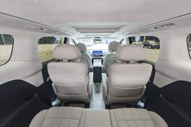 Used VOYAH Dream 2025 PHEV Four-Wheel-Drive Flagship Version – Qiankun Edition Interior 3