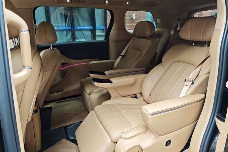 Used VOYAH Dream 2025 PHEV Four-Wheel Drive Prestige Qiankun Edition Interior 3