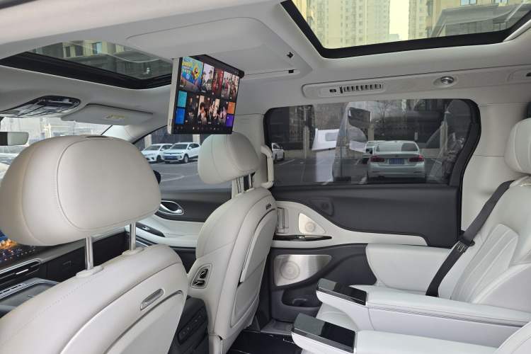 Used VOYAH Dream 2025 PHEV Four-Wheel Drive Prestige Kunpeng Edition Interior 3