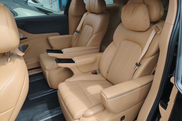 Used VOYAH Dream 2025 PHEV Four-Wheel Drive Prestige Kunpeng Edition Interior 3