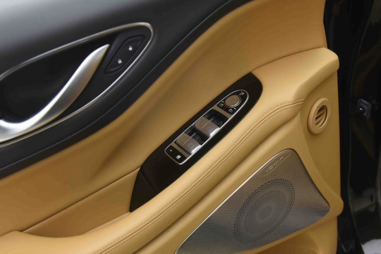 Used VOYAH Dream 2025 PHEV Four-Wheel-Drive Flagship Kunpeng Edition Interior 3