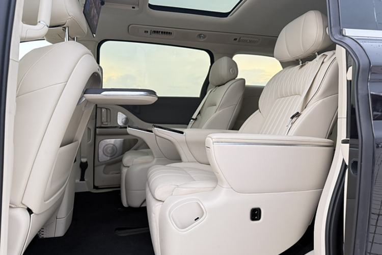 Used VOYAH Dream 2025 EV Four-Wheel Drive Flagship Kunpeng Edition Interior 3