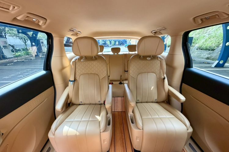 Used VOYAH Dream 2025 EV Long-range Century Edition Interior 3