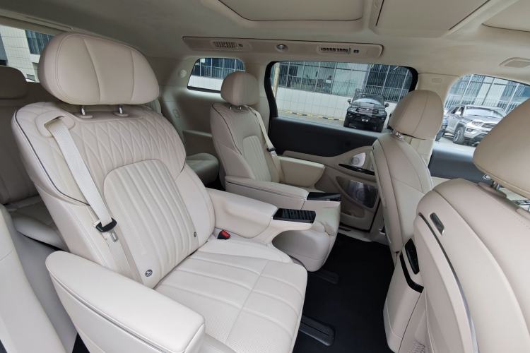 Used VOYAH Dream 2025 PHEV Four-Wheel Drive Prestige Kunpeng Edition Interior 3