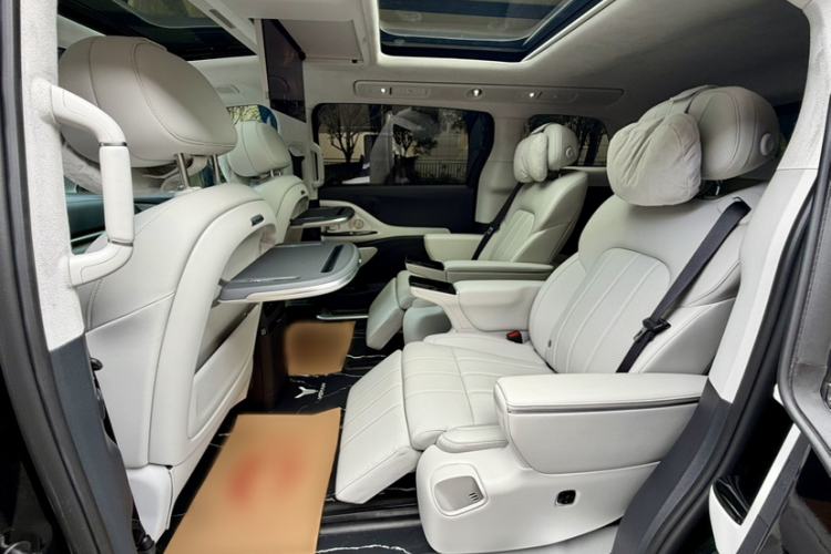 Used VOYAH Dream 2025 PHEV Four-Wheel Drive Prestige Qiankun Edition Interior 4