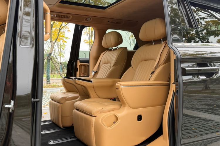 Used VOYAH Dream 2025 PHEV Four-Wheel-Drive Flagship Kunpeng Edition Interior 4