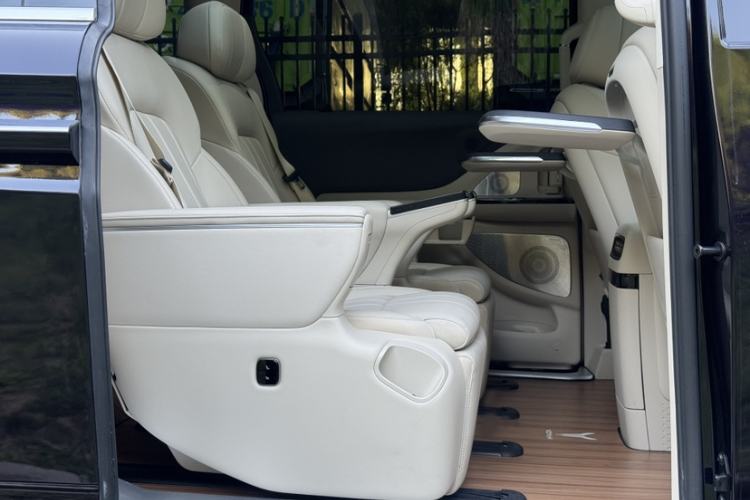 Used VOYAH Dream 2025 PHEV Four-Wheel Drive Prestige Kunpeng Edition Interior 4