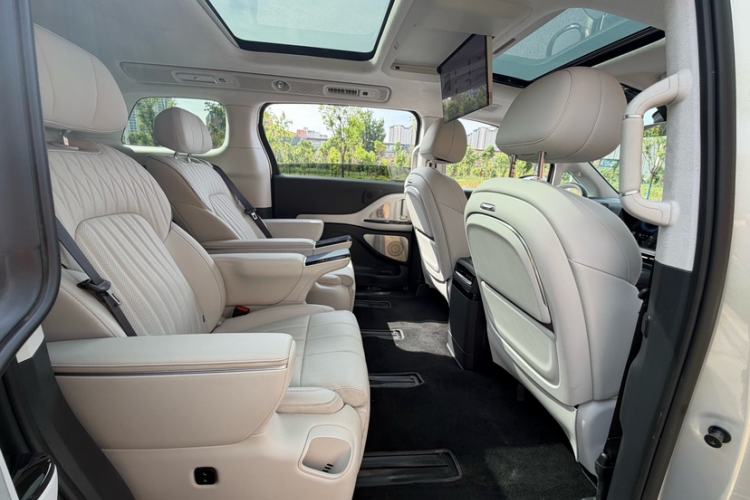 Used VOYAH Dream 2025 PHEV Four-Wheel-Drive Flagship Version – Qiankun Edition Interior 4