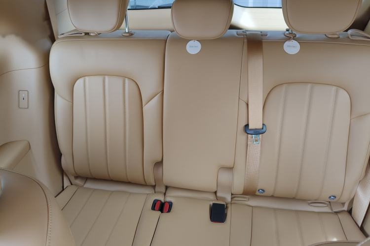 Used VOYAH Dream 2025 PHEV Four-Wheel Drive Prestige Kunpeng Edition Interior 4