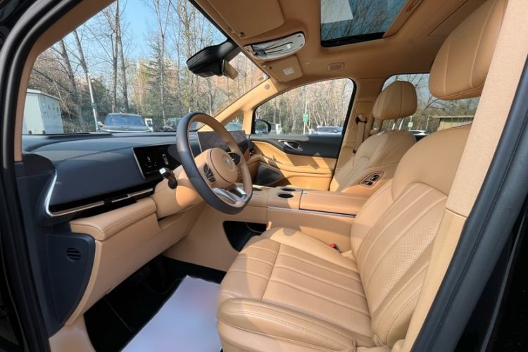 Used VOYAH Dream 2025 PHEV Four-Wheel-Drive Flagship Kunpeng Edition Interior 4