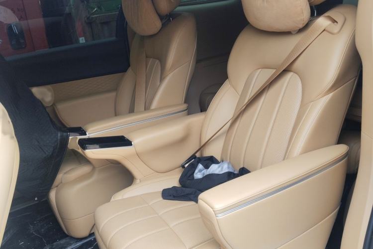 Used VOYAH Dream 2025 PHEV Four-Wheel Drive Excellence Kunpeng Edition Interior 4