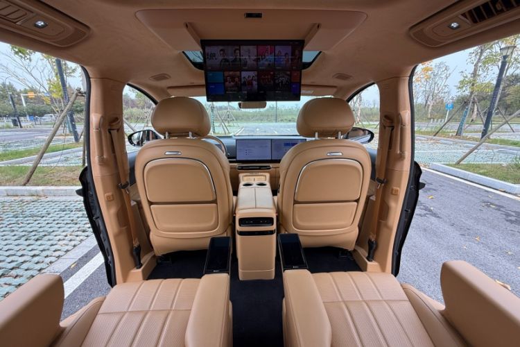 Used VOYAH Dream 2025 PHEV Four-Wheel-Drive Flagship Kunpeng Edition Interior 5