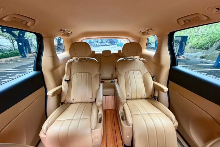 Used VOYAH Dream 2025 EV Long-range Century Edition Interior 5